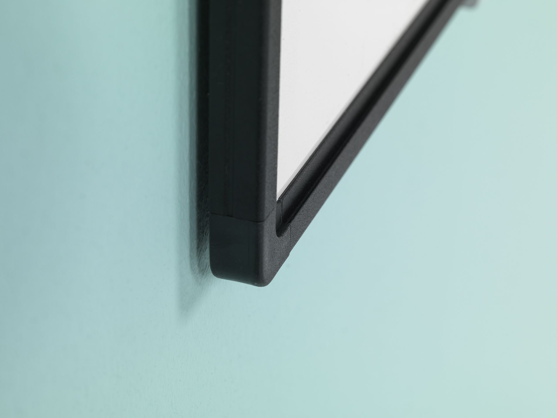 Whiteboard, wit emaille, Softline 8 mm - zwart profiel - 120x300 cm