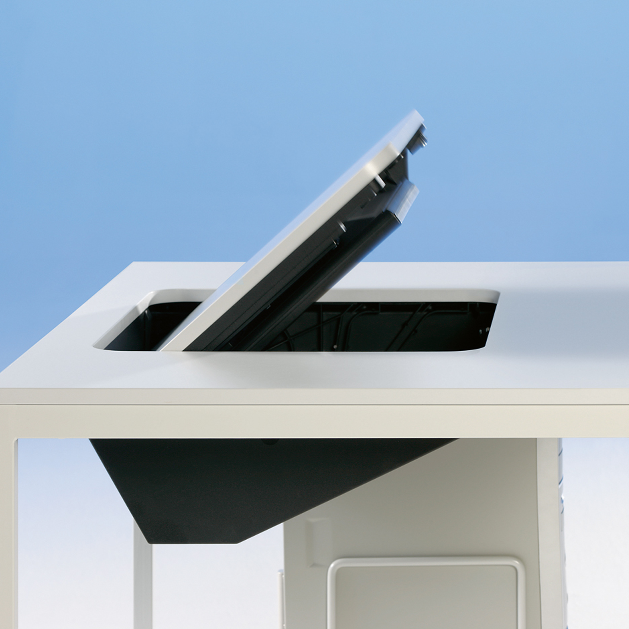 " It´s Magic"  tweepersoons computer tafel met wegklapbaar flatscreen 200 cm breed