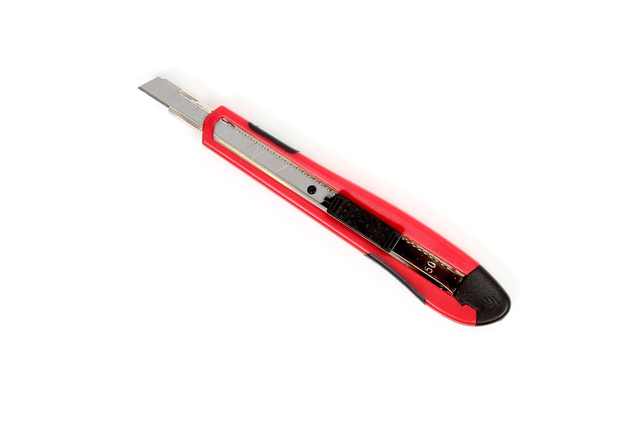 utility knife, box cutter, retractable blade, red handle, metal blade