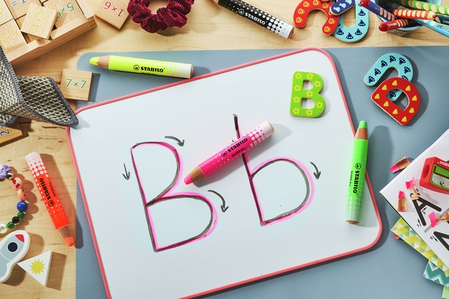 bordspel, schoolbord, krijt, leerhulpmiddel, taalonderwijs