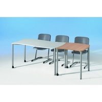 Tafels, stoelen en banken