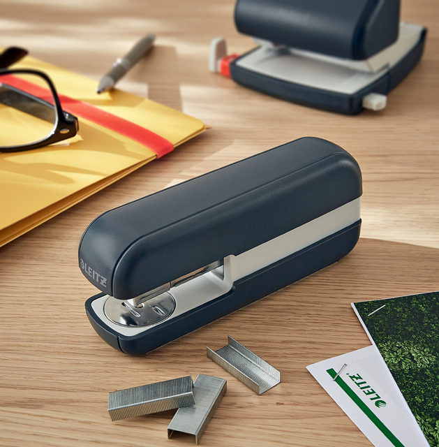 nietenkop, stapler, kantoorartikelen, metaal, zwart