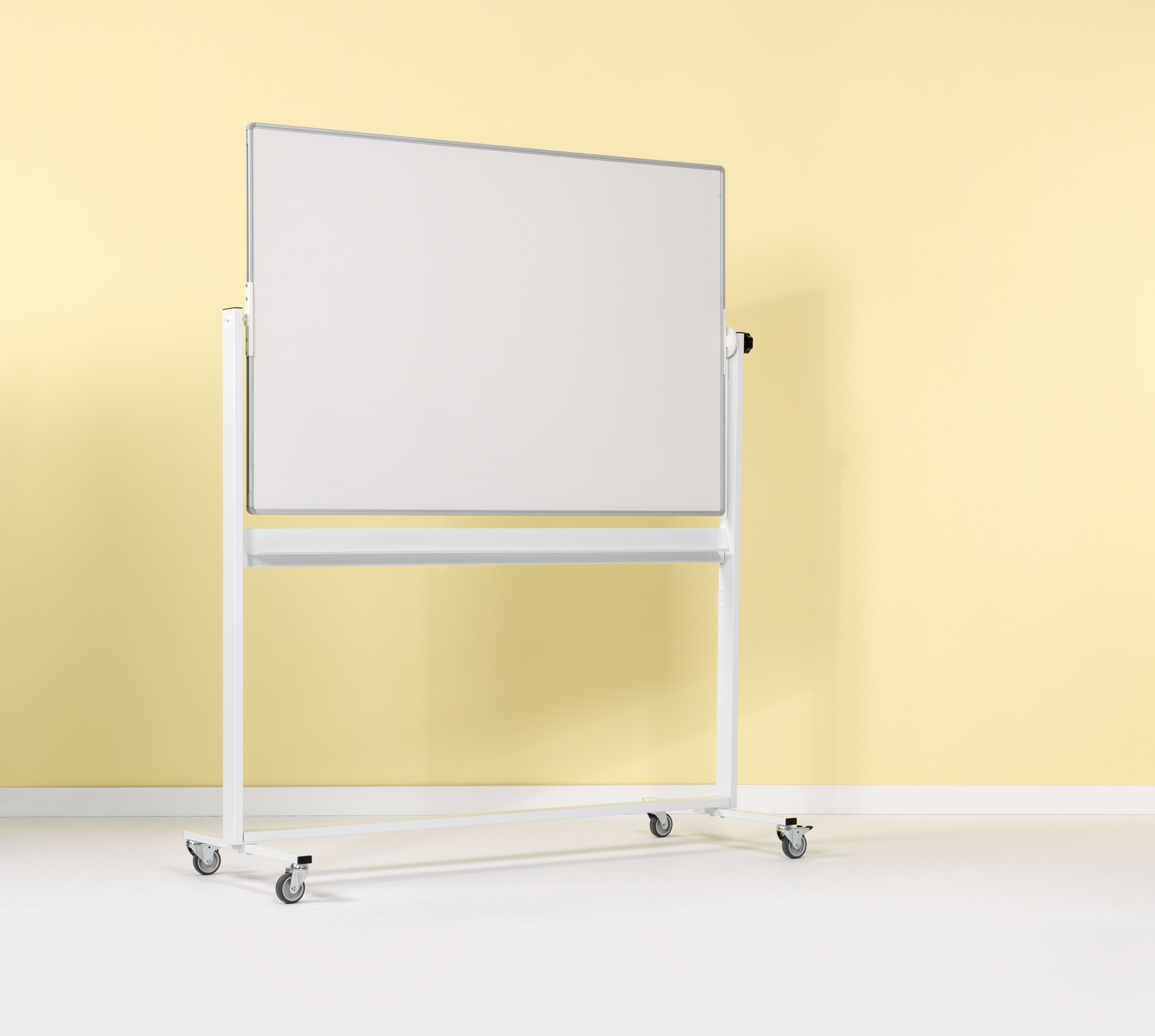 Kantelbord whiteboard, dubbelzijdig wit emaille - 90x120 cm