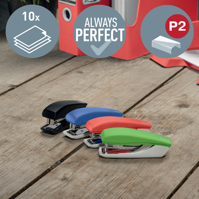 kantoorbenodigdheden, nietjes, stapler, papierperforator, klemmetjes