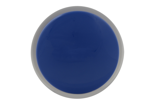 blauwe knop, cirkelvormig, grijze rand, plastic