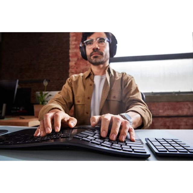 keyboard, computer, typing, headphones, office