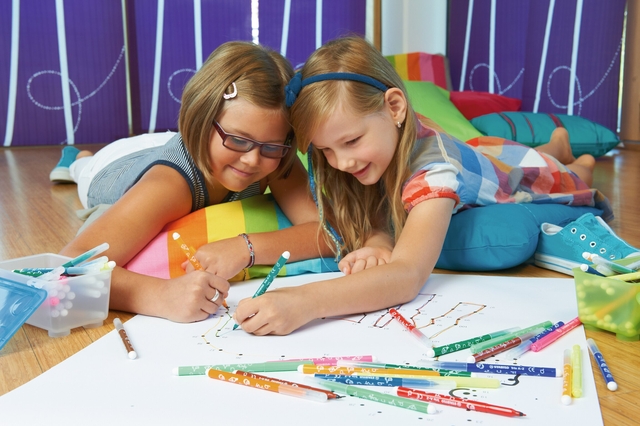 kinder, tekenen, kleurrijk, markers, op papier