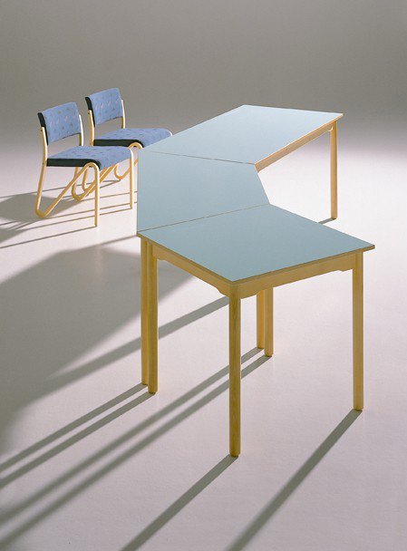 Trapeziumvormige tafel  160 x 80 cm, melamine tafelblad