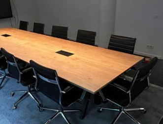 Voorbeeld circulair meubilair 1 vergadertafel uit showroom